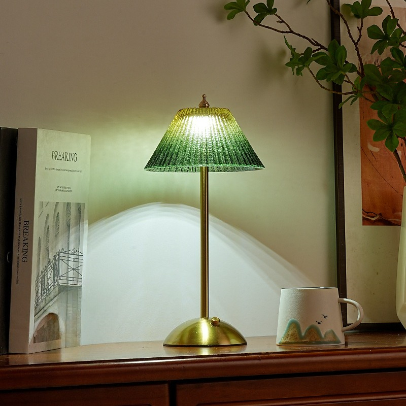 Wedding Led - مصباح طاولة زجاجي أخضر مطوي فاخر