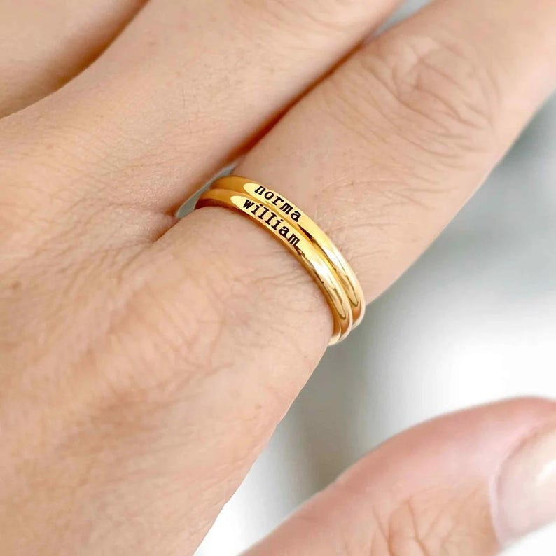 خواتم مخصصة منقوشة بالاسم، خات - مراجعة Wedding Zone وسعره